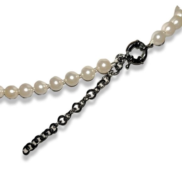 Eye Candy The Luxe Collection Blue and White CZ Moon Round Shell Pearls 18" - Picture 9 of 9